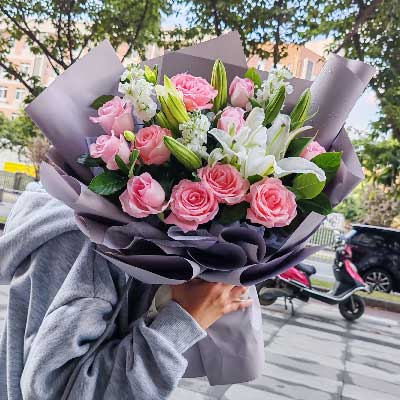 黄冈11朵戴安娜粉玫瑰百合，与你一起追逐梦想