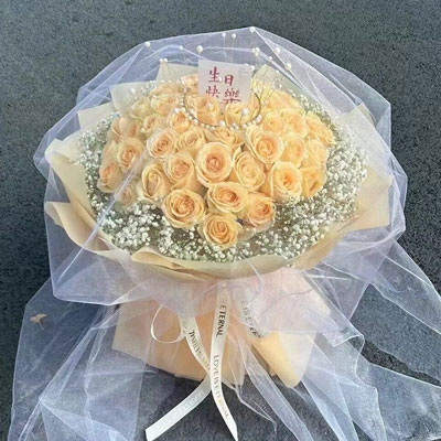 黄冈52朵香槟玫瑰满天星，你就是我的全部